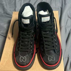 Gucci men sneakers size 8US